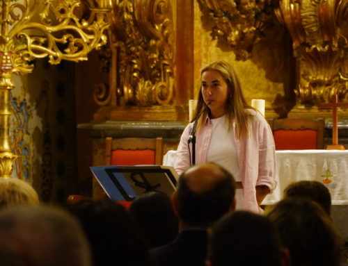 Cata Coll inaugura las fiestas patronales con un pregón que llena de emoción la Església de Sant Marçal